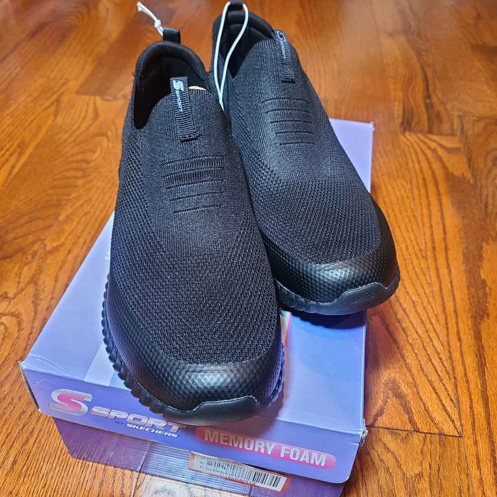 NWT In Box Women's Skechers Black Sizes 12, 5.5 Layci Style